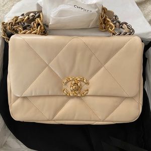 ❌SOLD❌Chanel 19 Flap